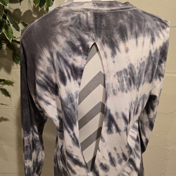 Victorias Secret PINK T Shirt Womens XSmall Tie Dye Gray Long Sleeve Open Back. - Picture 6 of 13